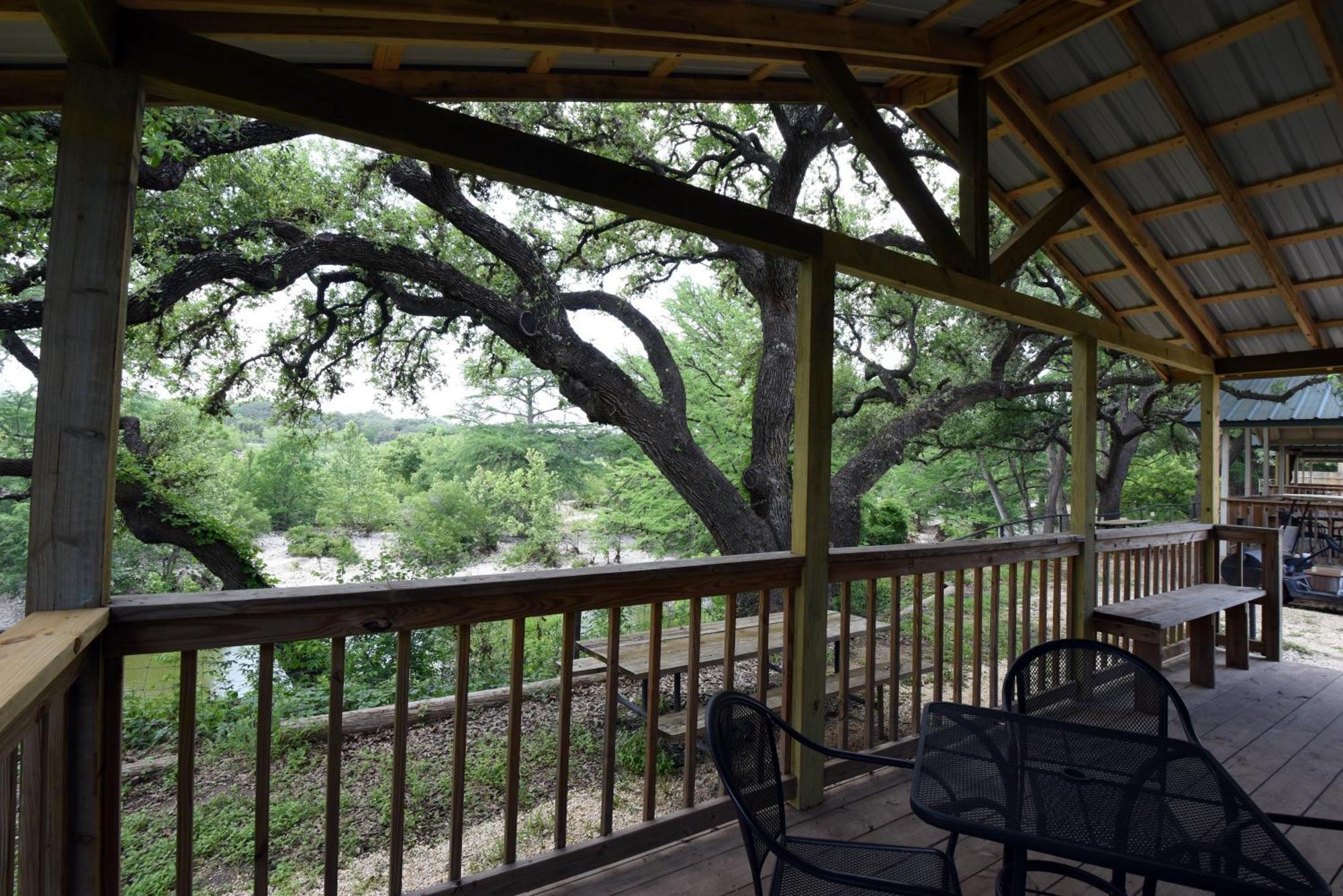 River Bluff Cabins Rio Frio Exterior photo