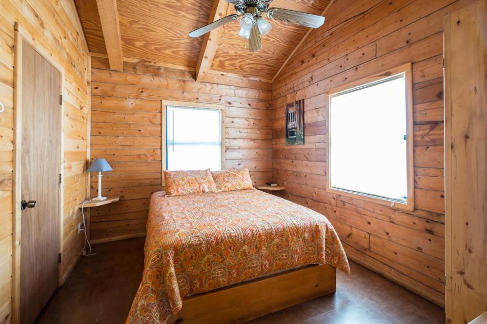 River Bluff Cabins Rio Frio Room photo